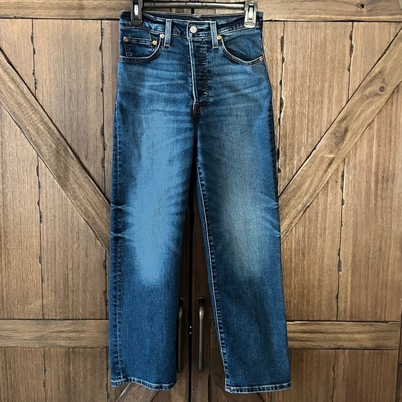 Levi’s Ribcage Straight Leg Ankle High Rise Denim Medium Wash Size 27 EUC - Picture 1 of 9
